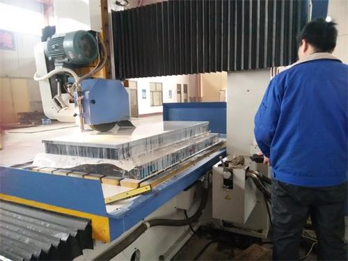 為提高電磁吸盤的產(chǎn)品質(zhì)量，我們魯磁又引進(jìn)新家當(dāng)