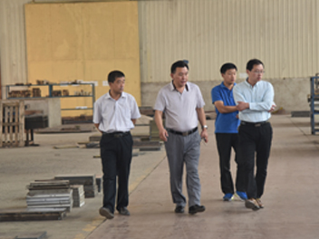 臨清鄉(xiāng)鎮(zhèn)企業(yè)局來(lái)山東魯磁進(jìn)行考察，魯磁倍感榮幸